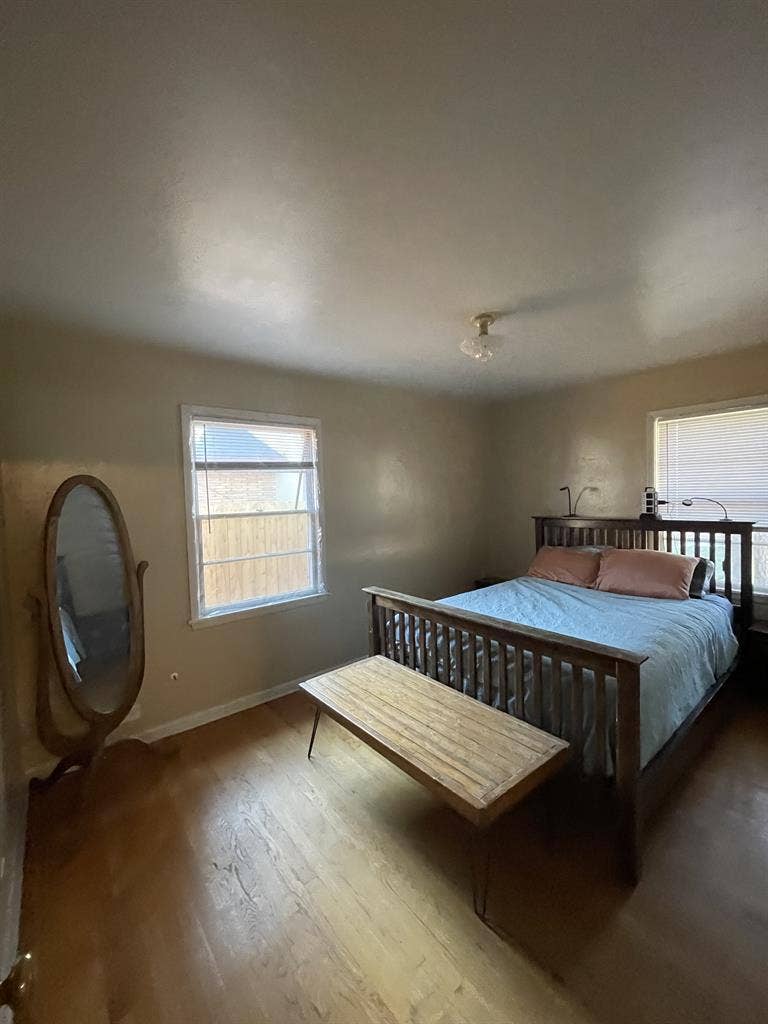 North Englewood Room Available