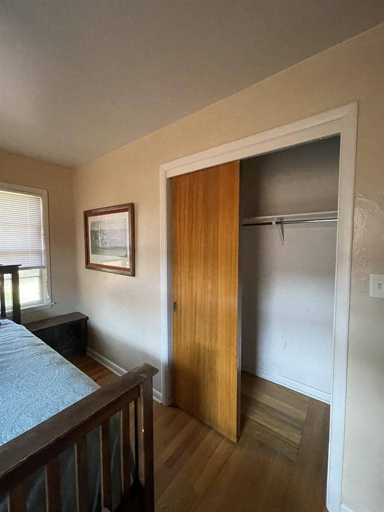 North Englewood Room Available