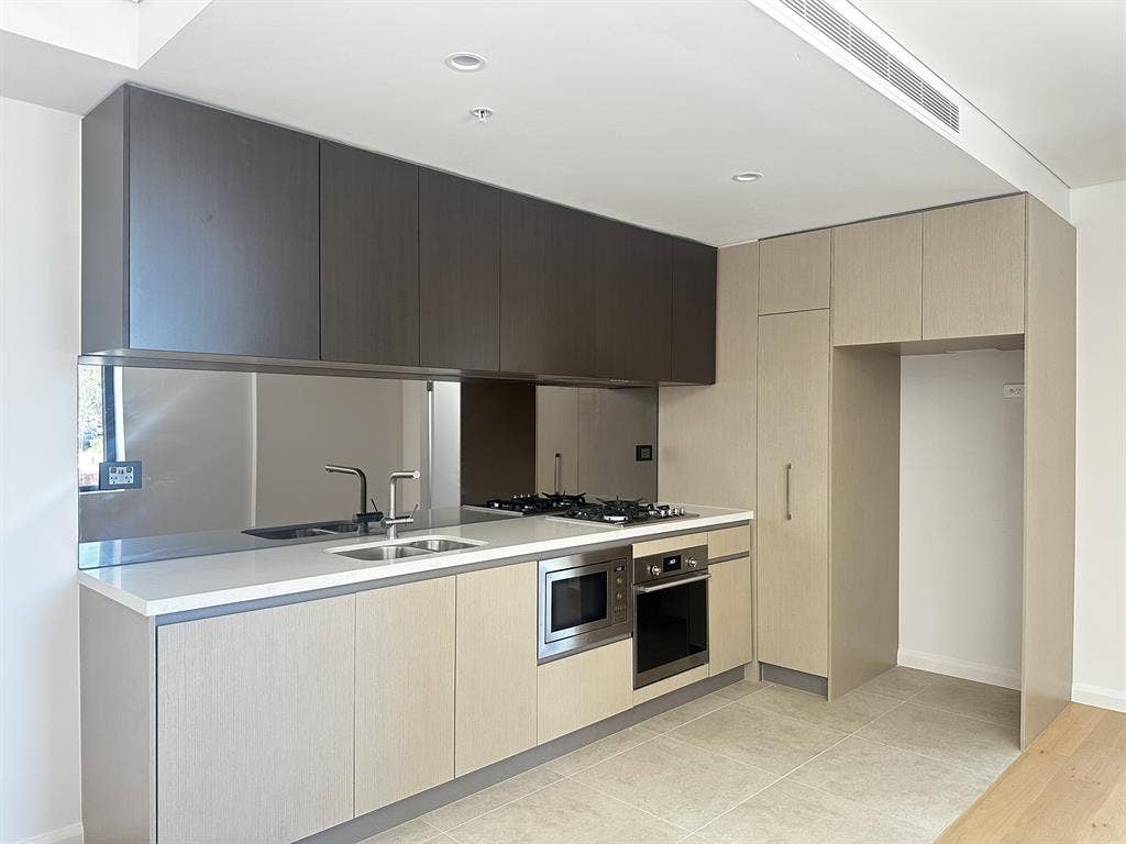 Brand new 1bed plus study apartment