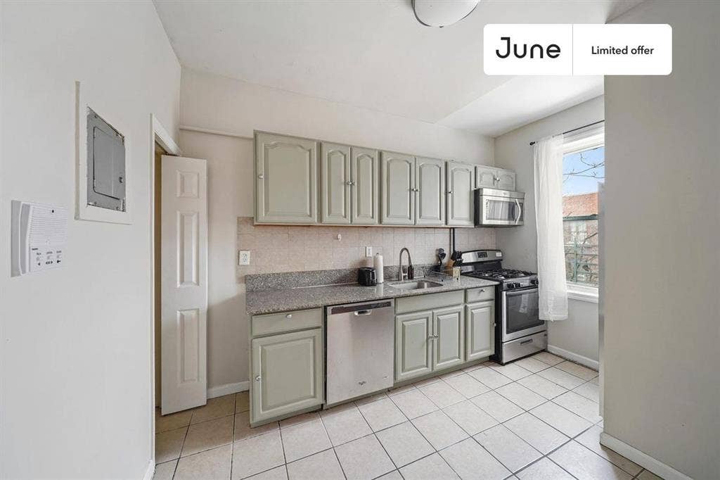 4 BR in New York City