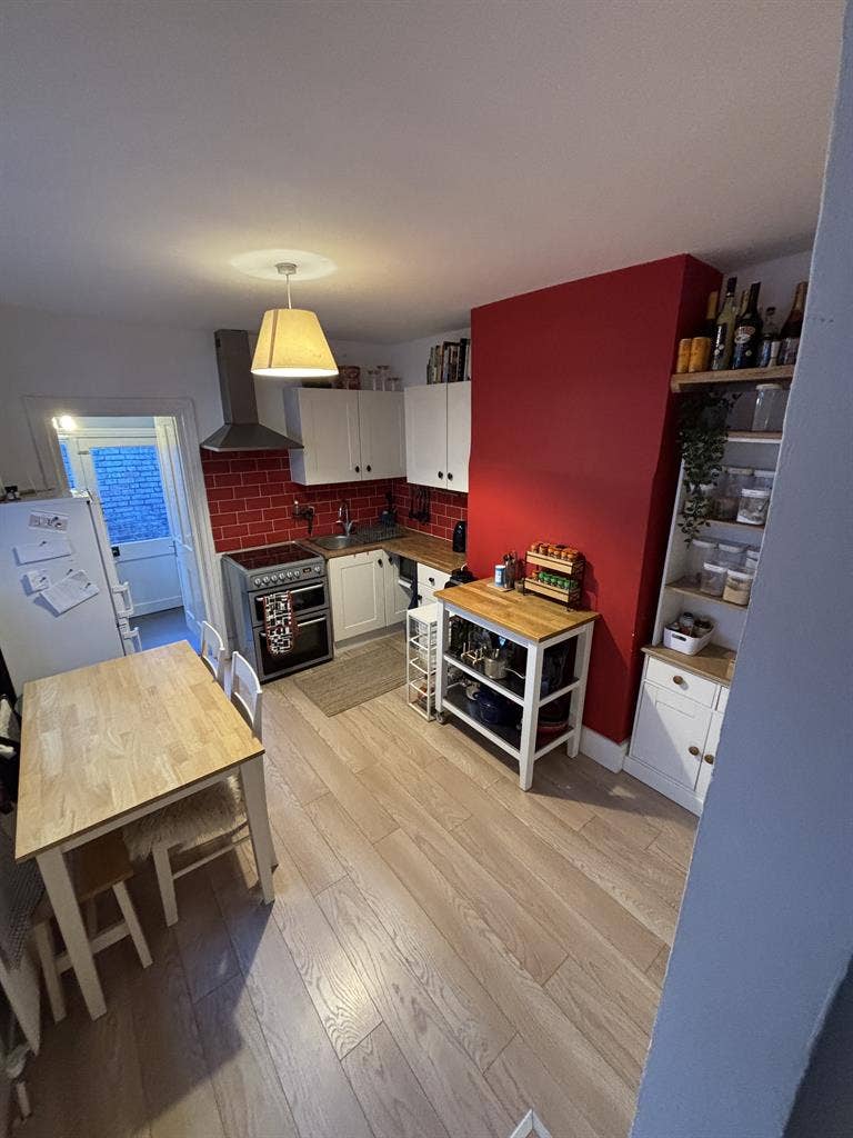 Cosy one-bed garden flat in Putney