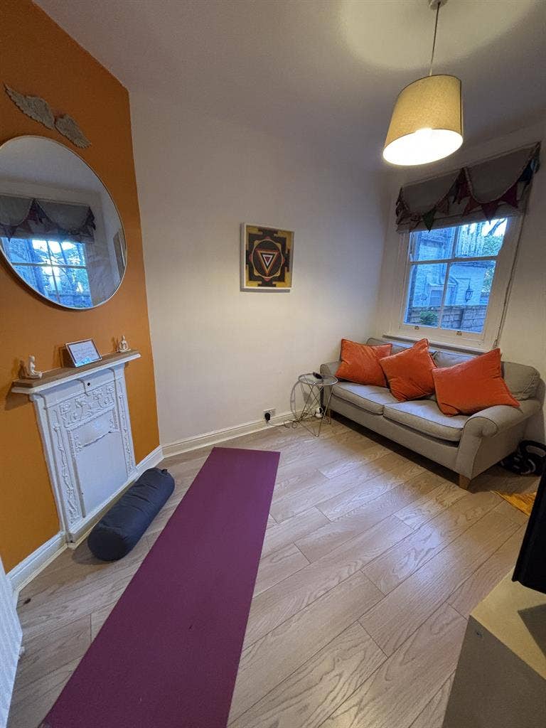 Cosy one-bed garden flat in Putney