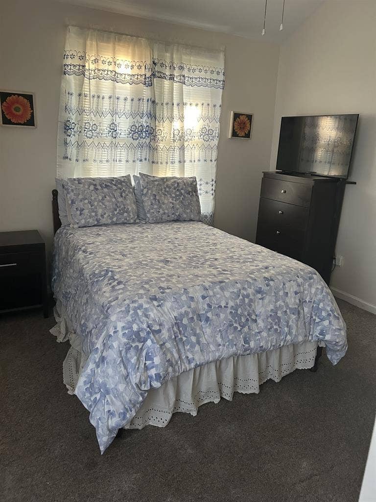 Spacious furnished room for rent