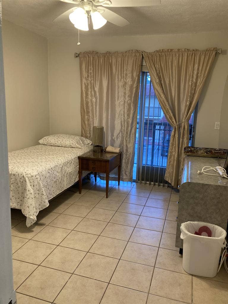 Rooms for Rent in Davie, FL