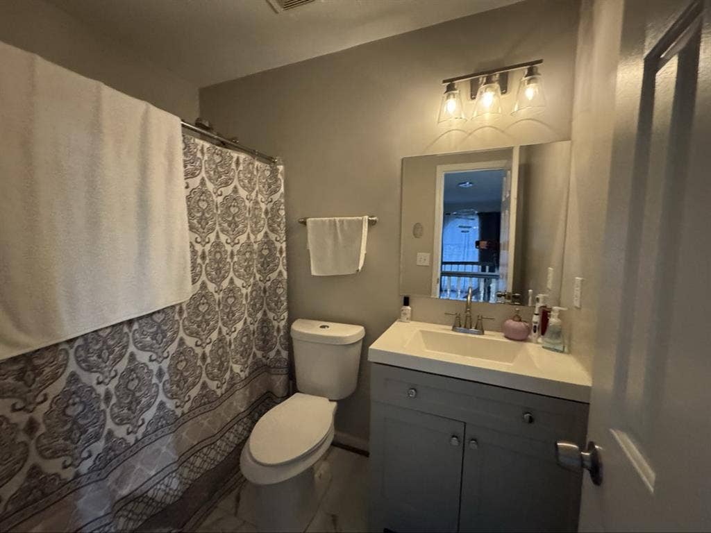Fully furnished room for rent.