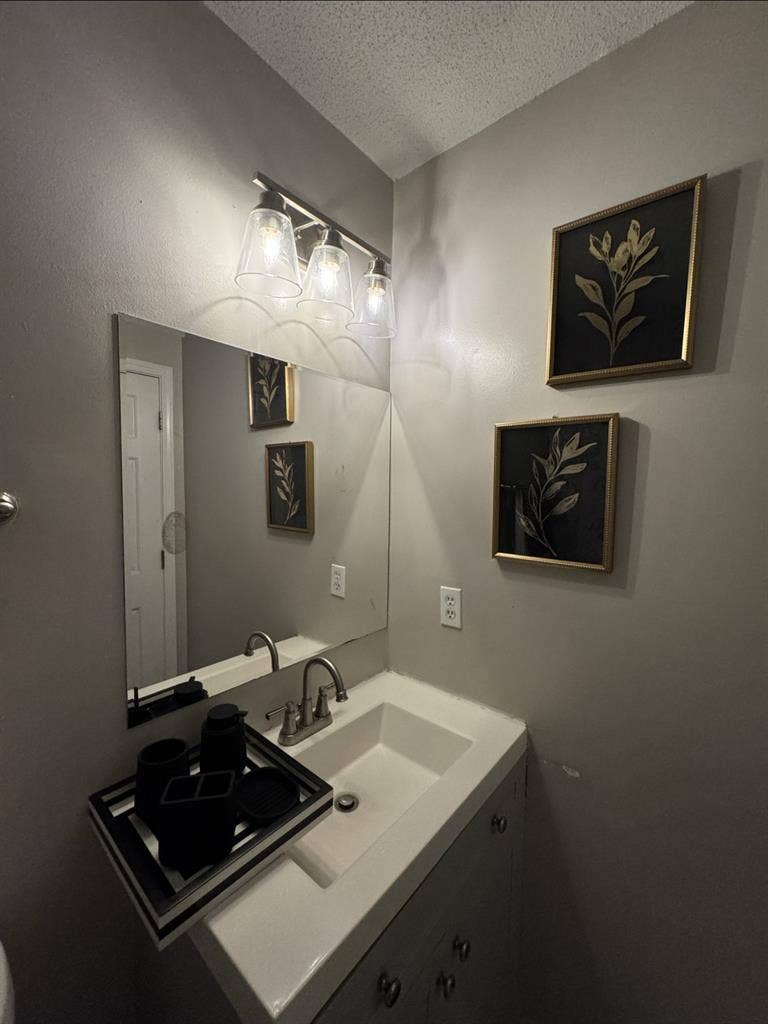 Fully furnished room for rent.