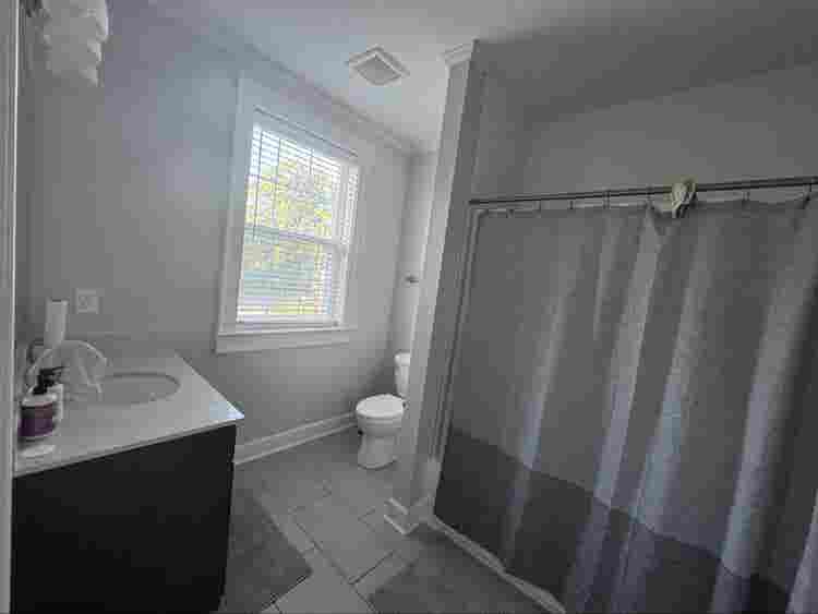 Airport room w/private bath