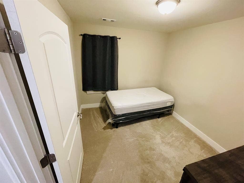 Renting a private, furnished Room