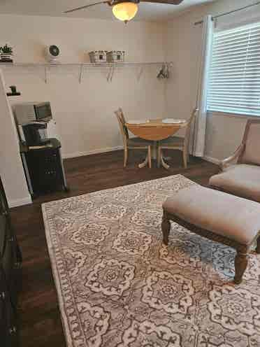 Two furnished rooms in Manteca