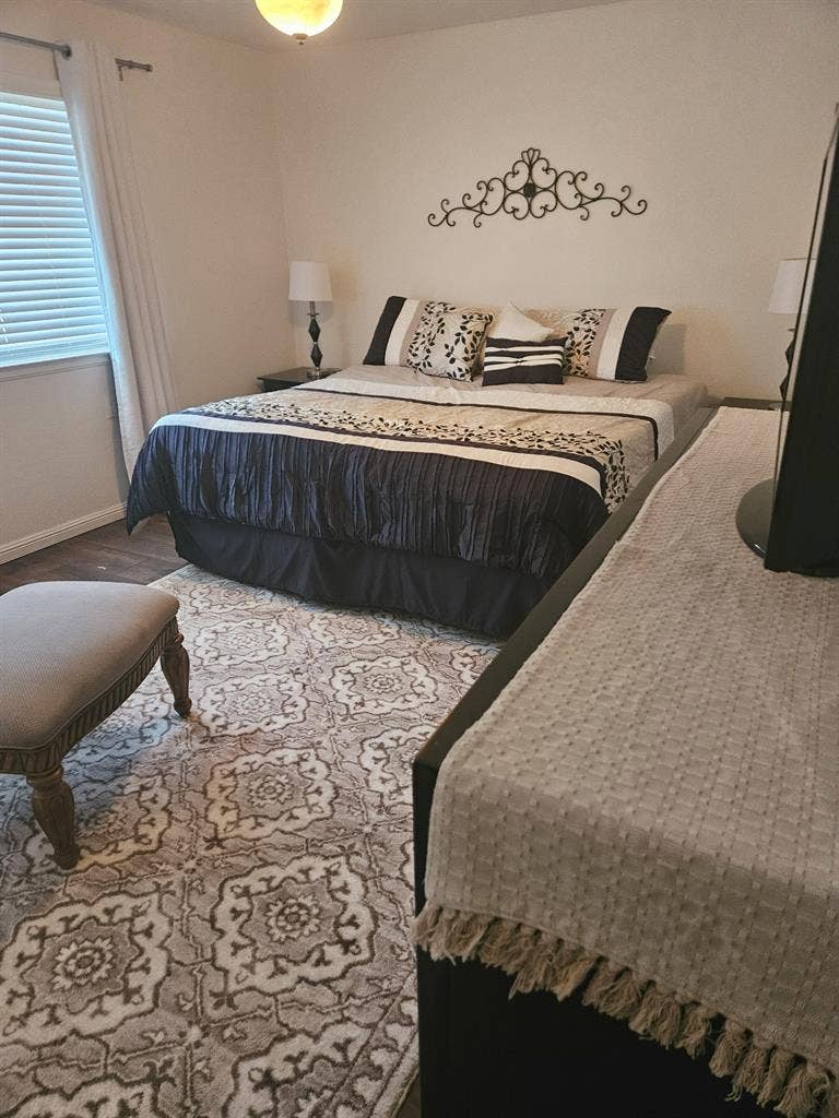 Two furnished rooms in Manteca