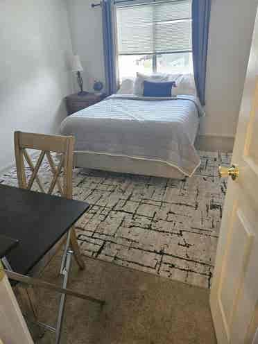 Two furnished rooms in Manteca