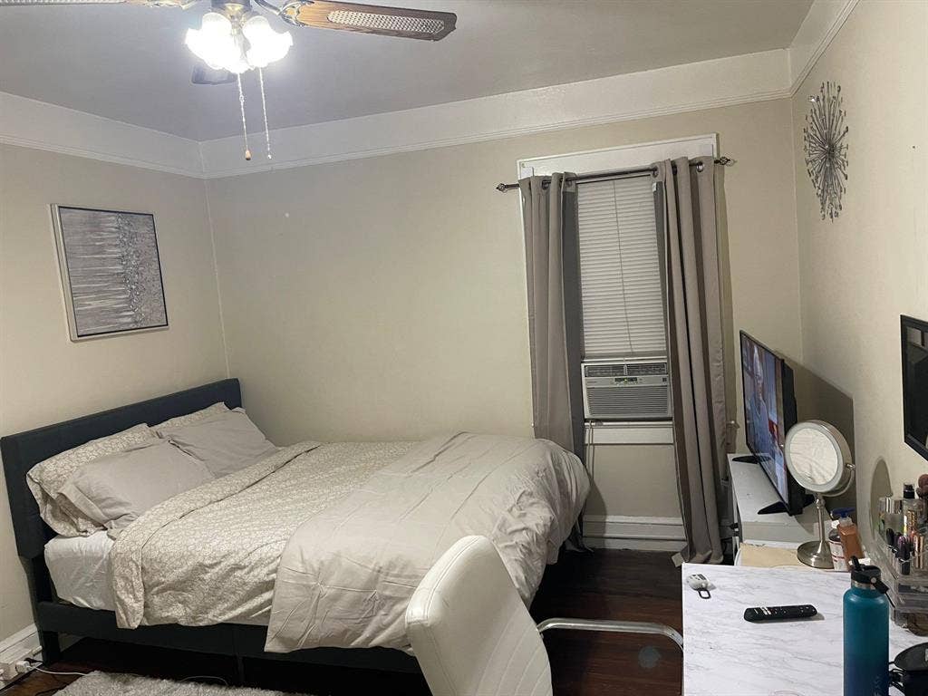 LARGE FURNISHED ROOM AVAILABLE