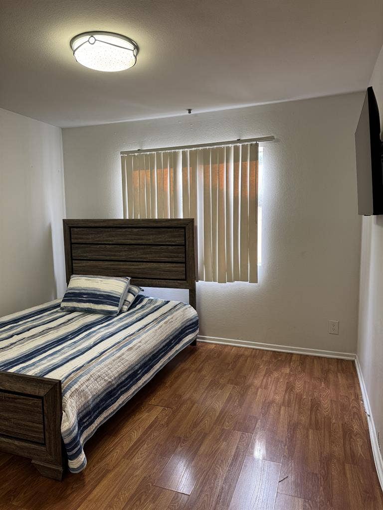 Room for Rent in Los Feliz