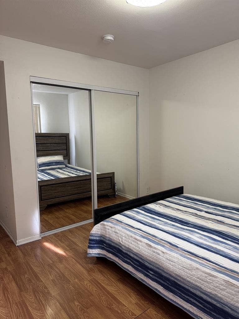 Room for Rent in Los Feliz