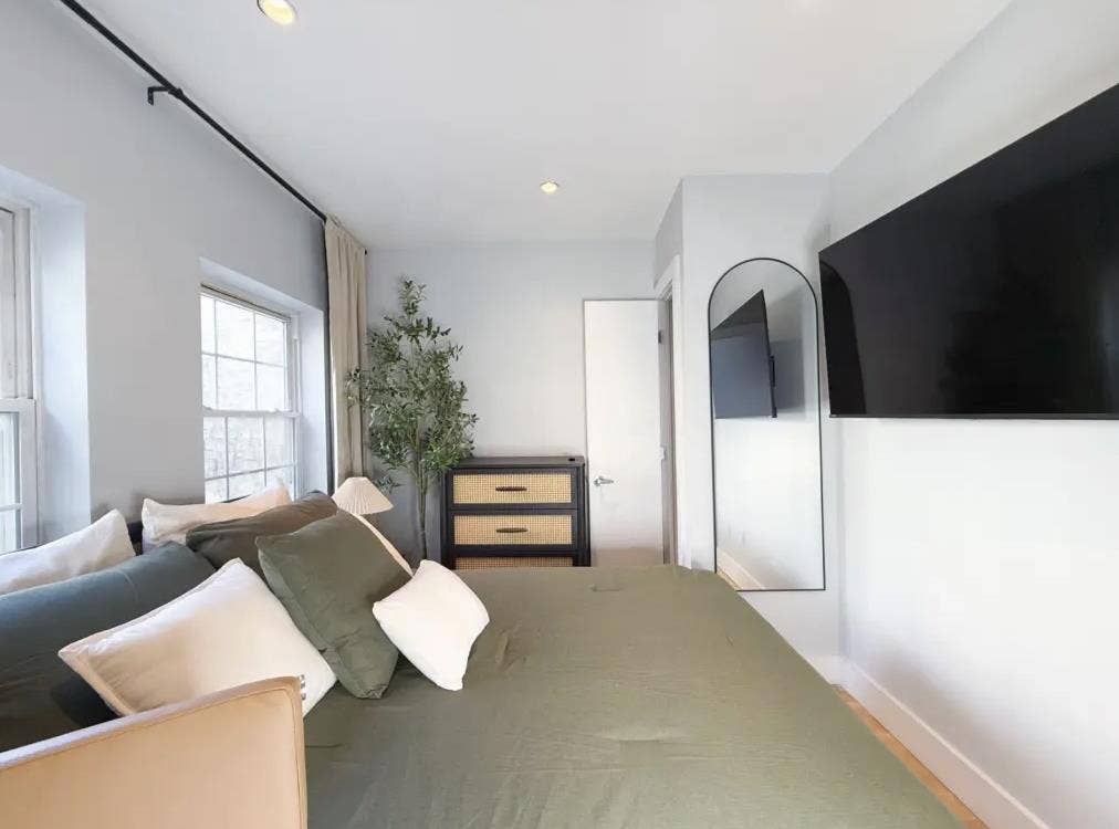 Furnished Room in Williamsburg