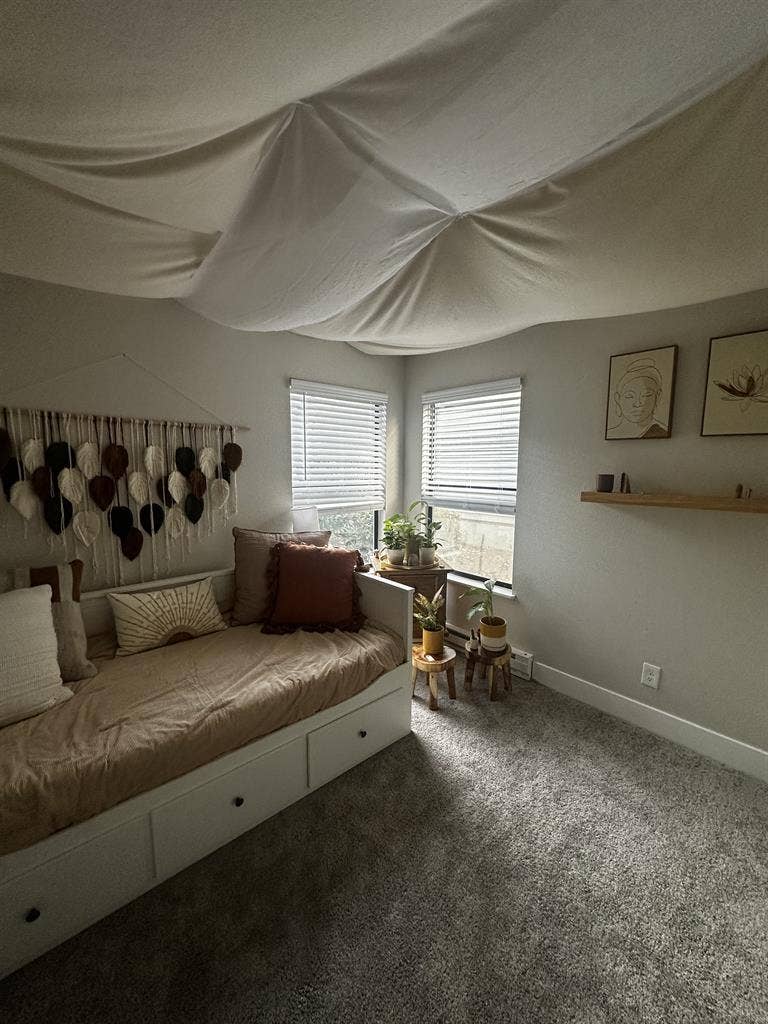 Room in Lake Oswego available