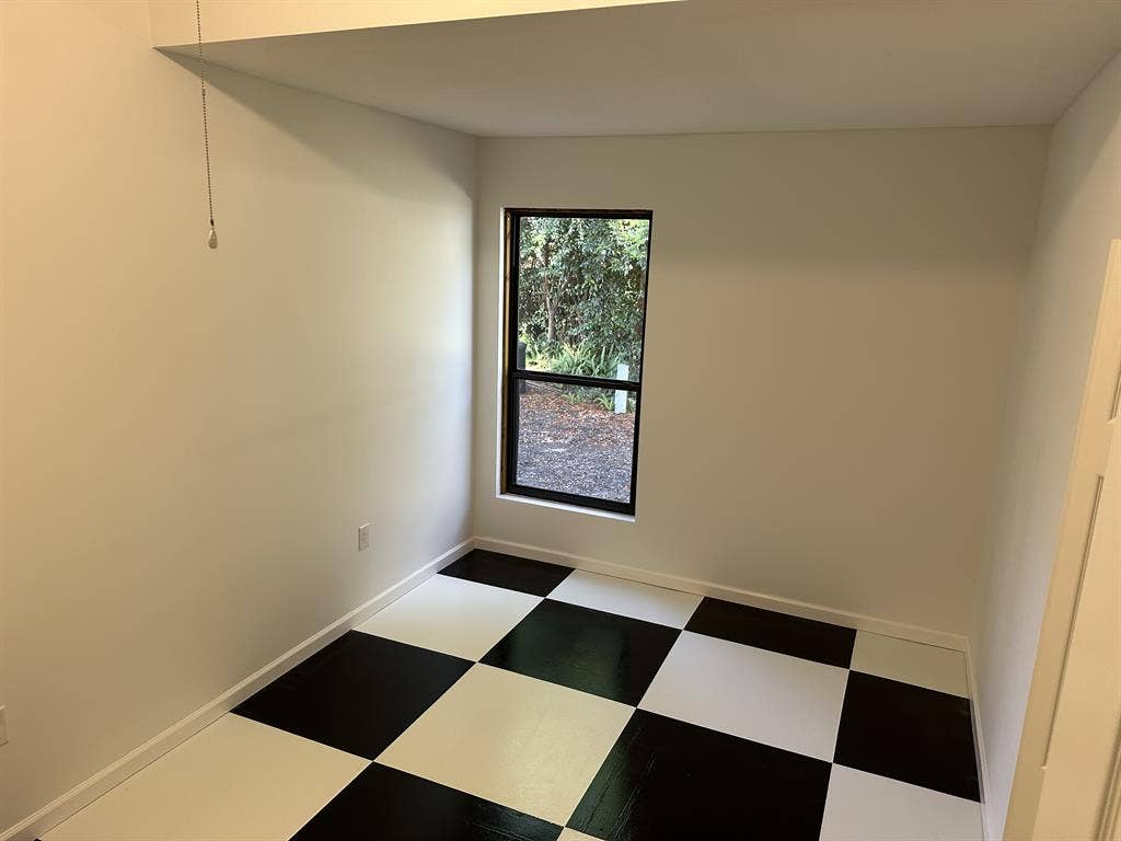 Room for Rent in Longwood