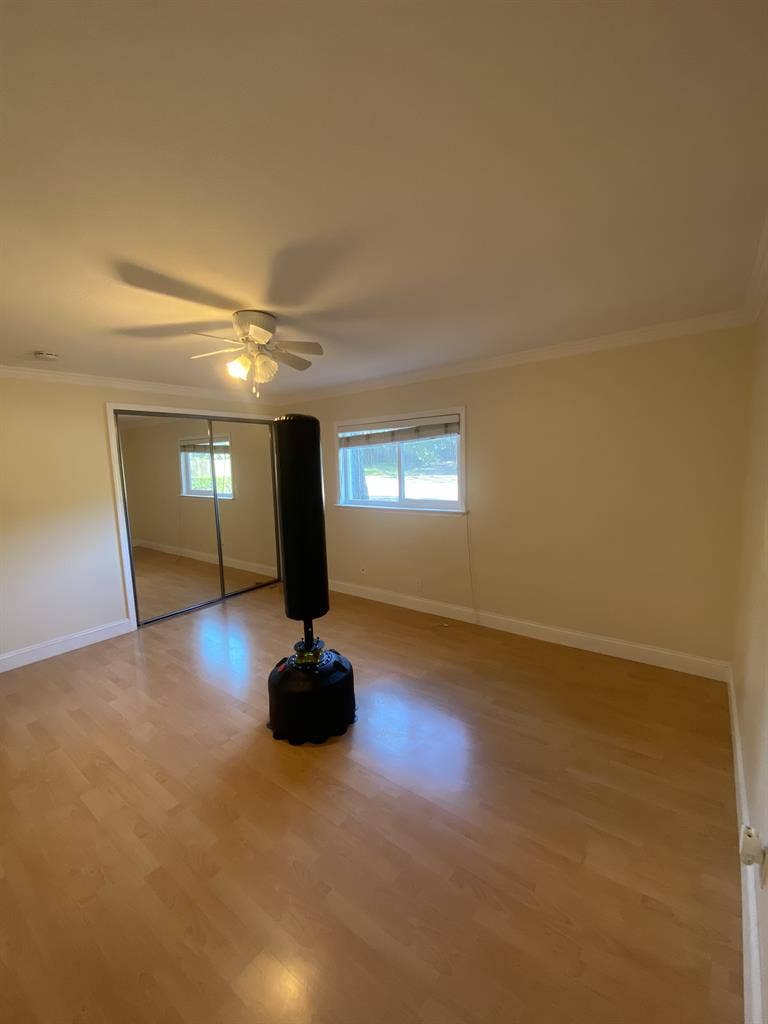 1 Bedroom available in b House