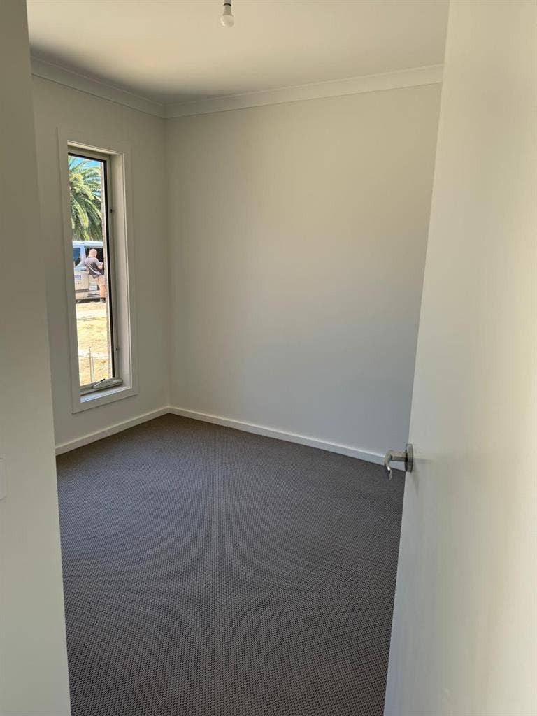 A fully furnished room available