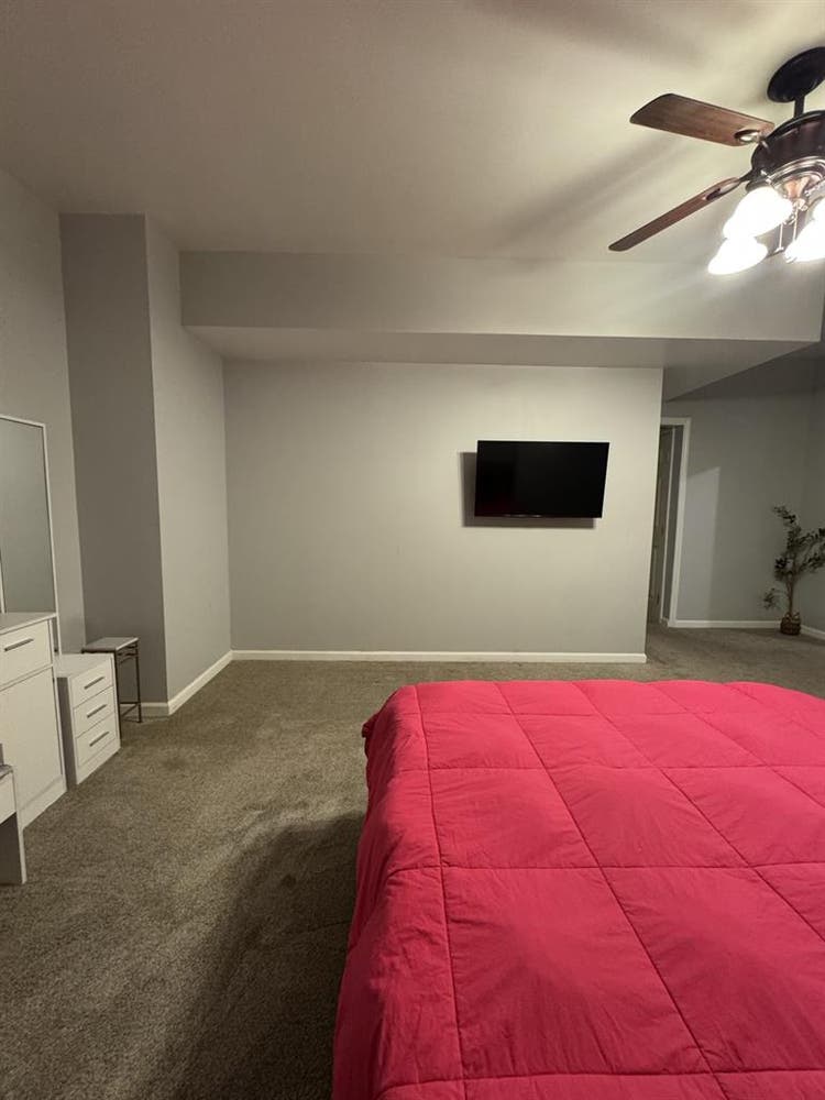 Violet Beauty Room in Lakewood