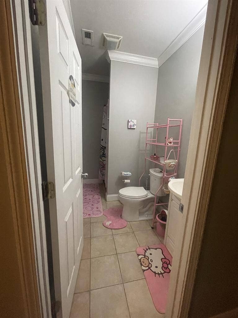 Violet Beauty Room in Lakewood