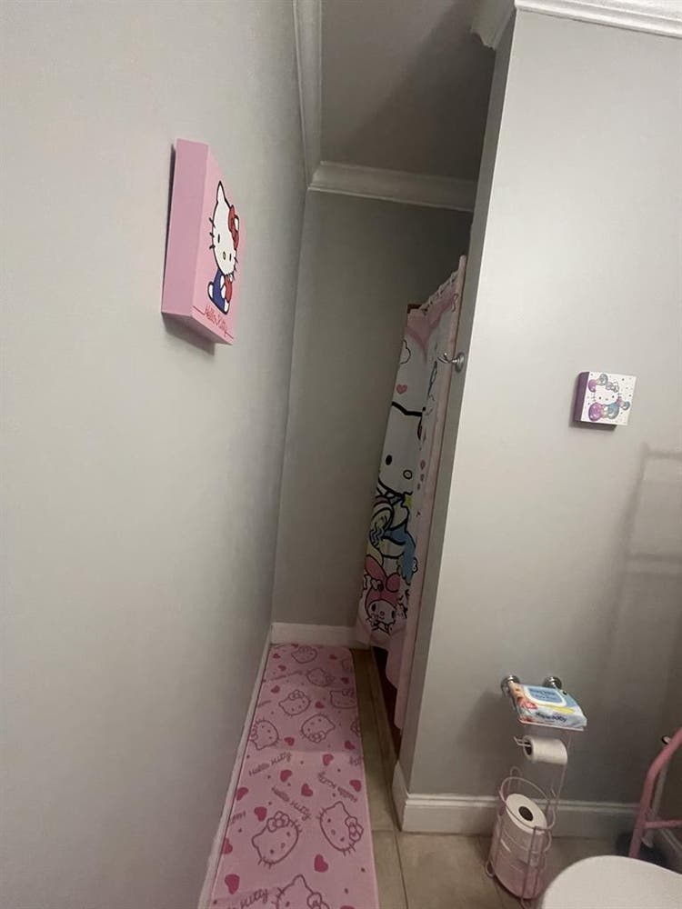 Violet Beauty Room in Lakewood