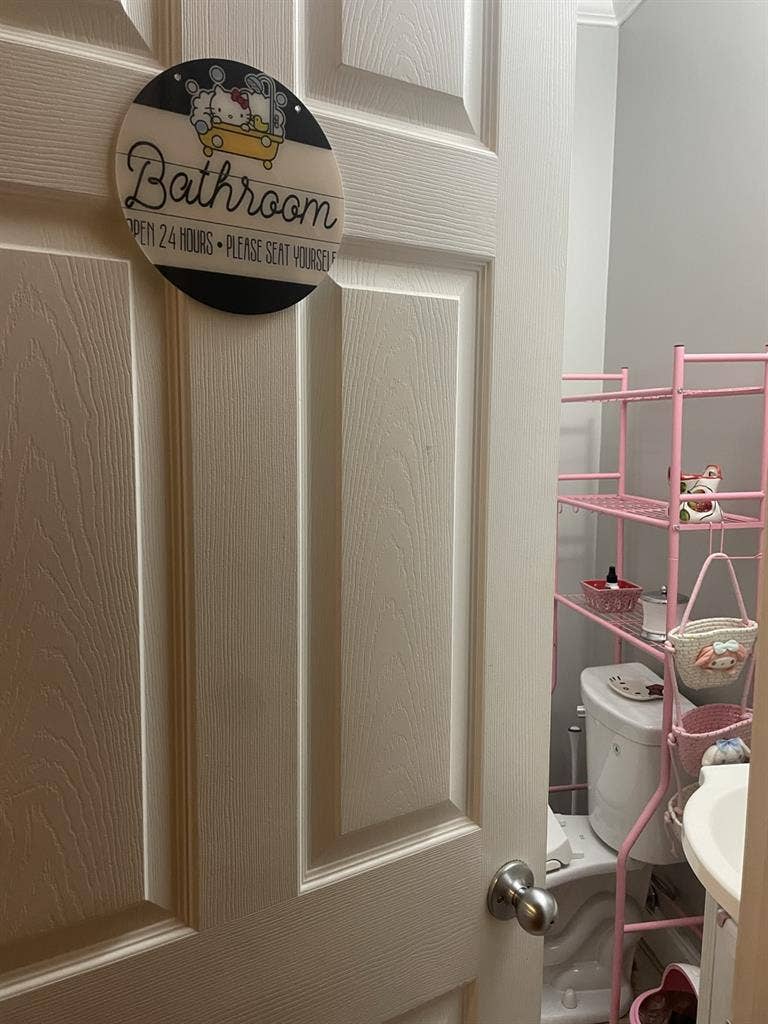 Violet Beauty Room in Lakewood