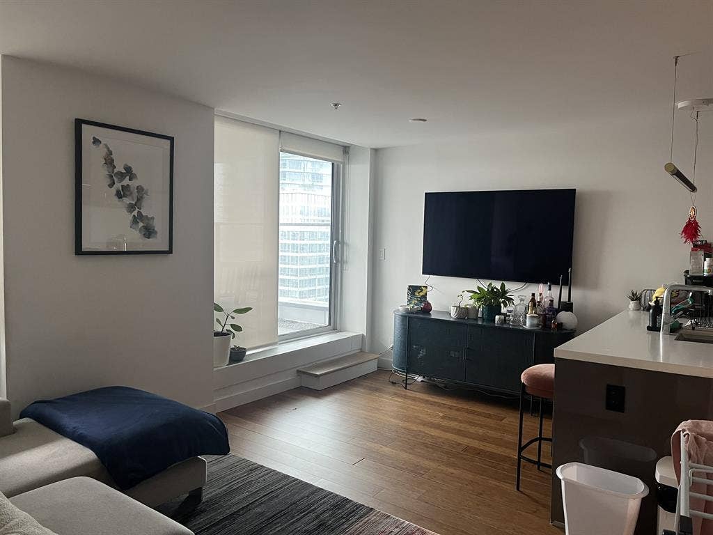 Room in Telus Gardens from Feb 1