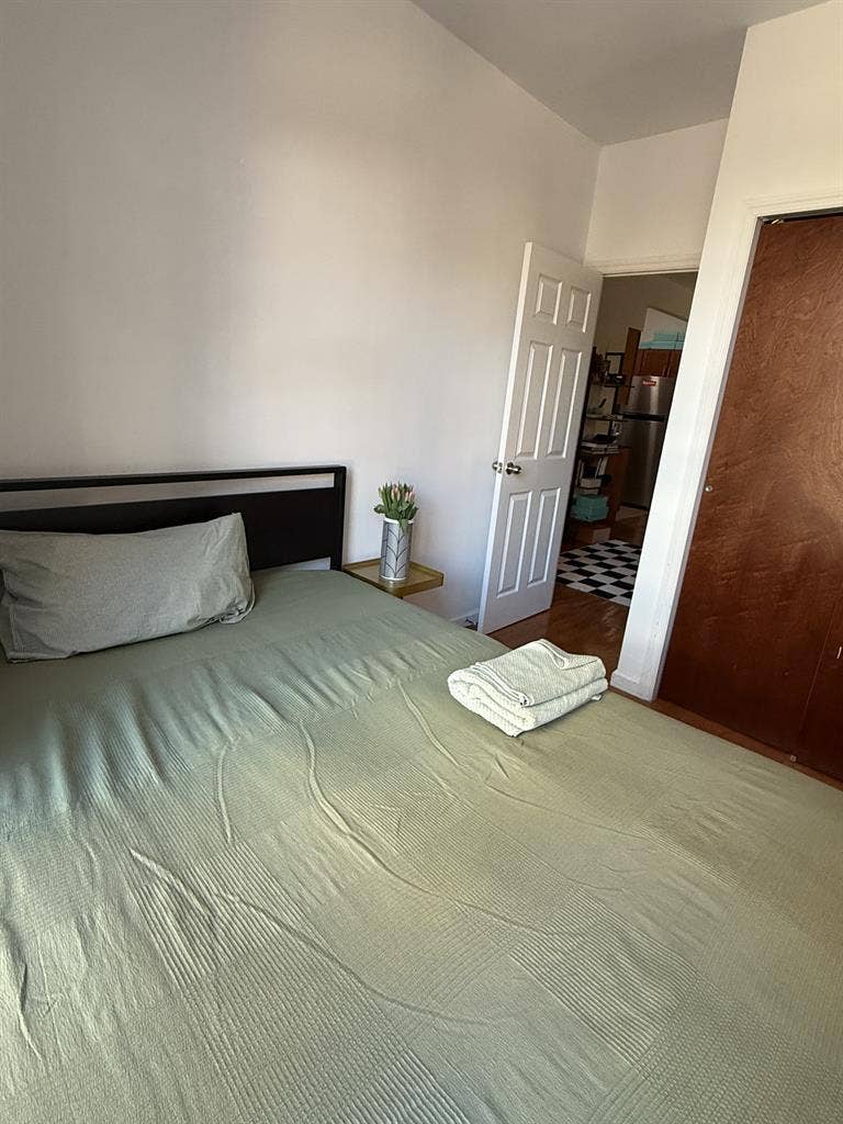 1 bedroom available in 2 bedrooms