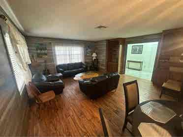 Available rooms for rent $