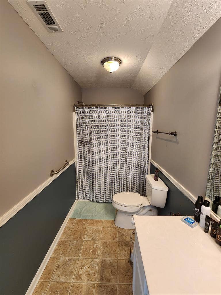 Upstairs Room w full bath. Feb. 1st