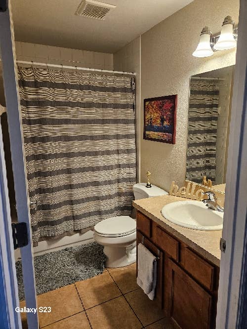 Room for rent with private bathroom