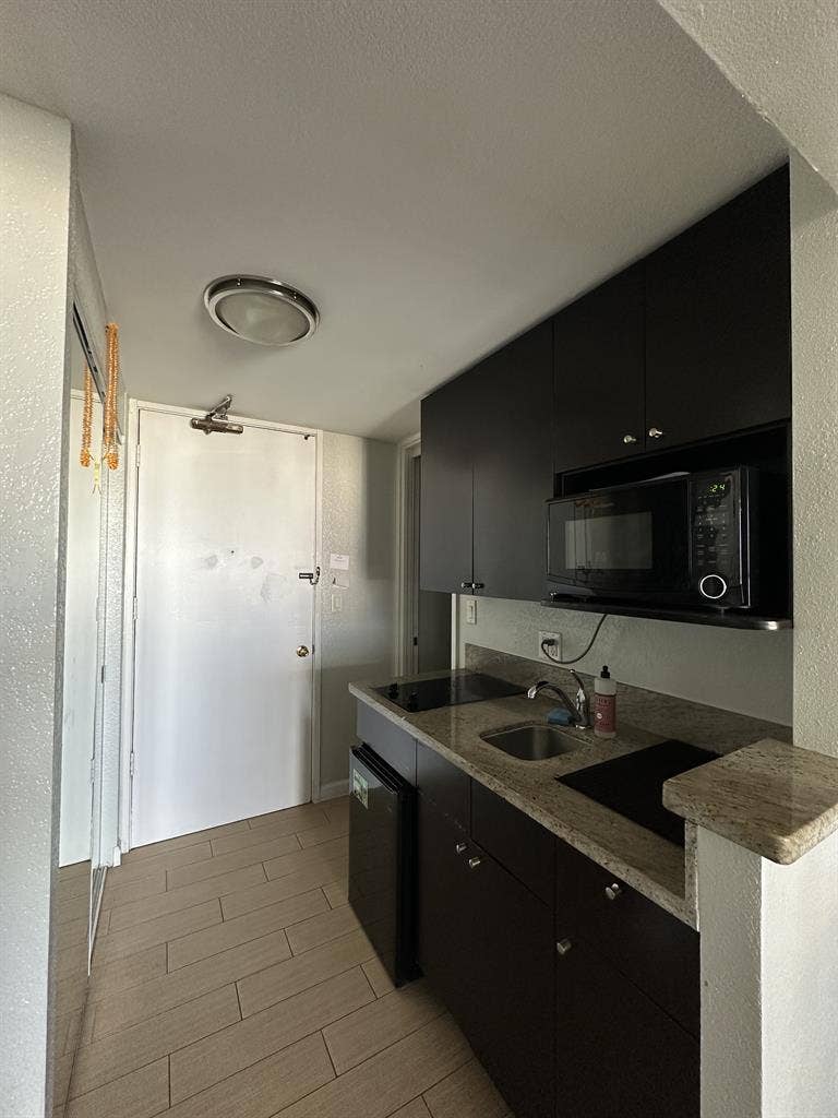 Studio for rent in Waikiki