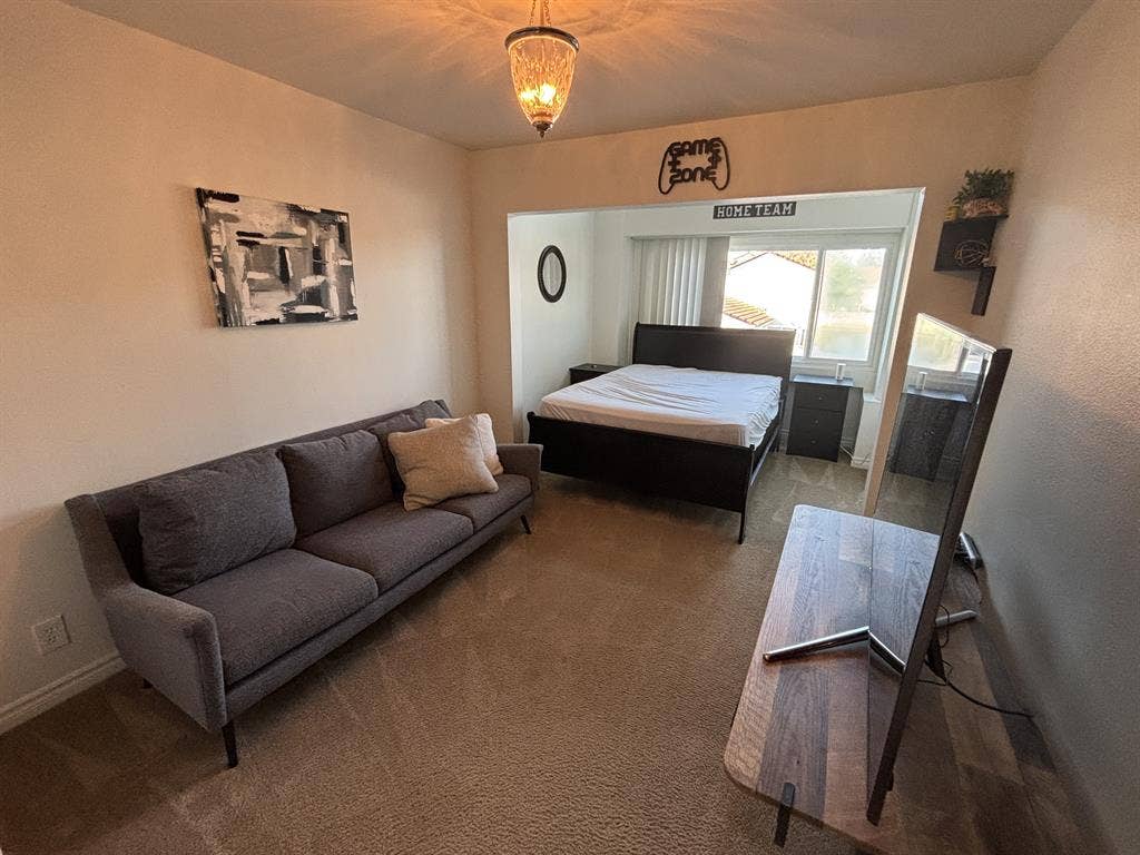 Irvine Large Room for Rent