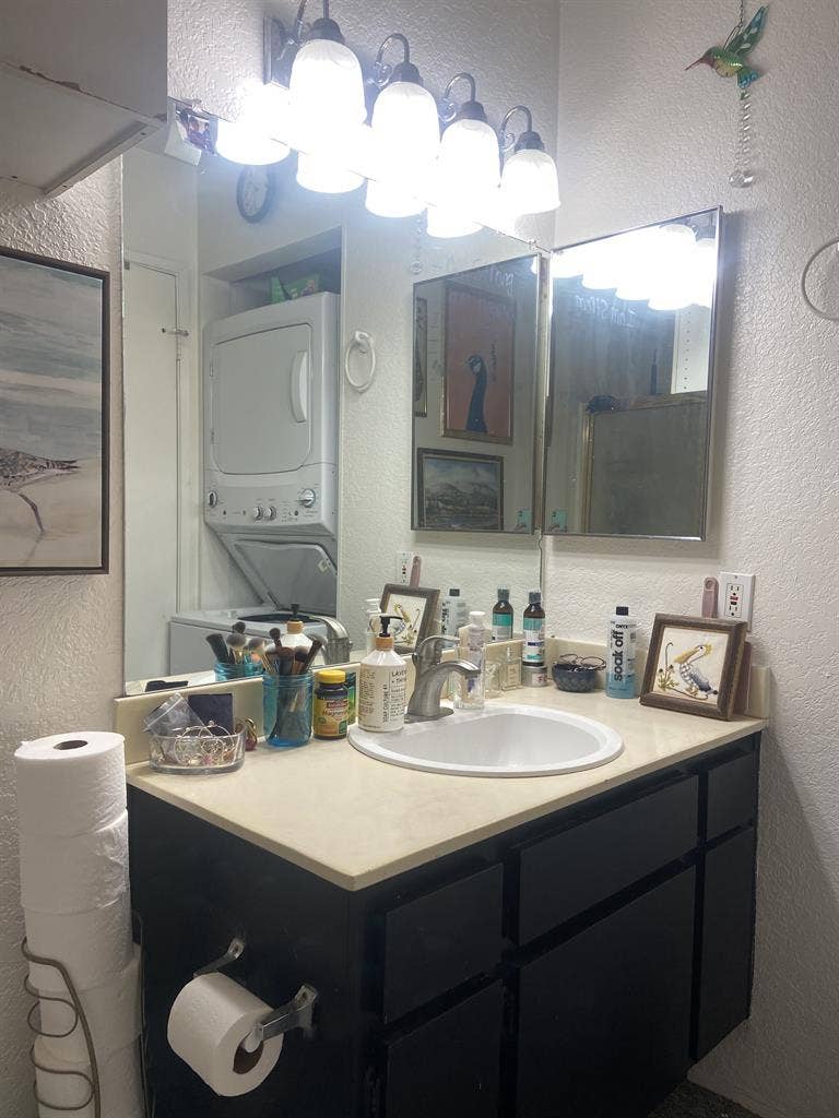 FEMALE ROOMMATE WANTED!