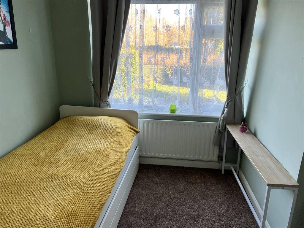 1 single room in a 2bed for female