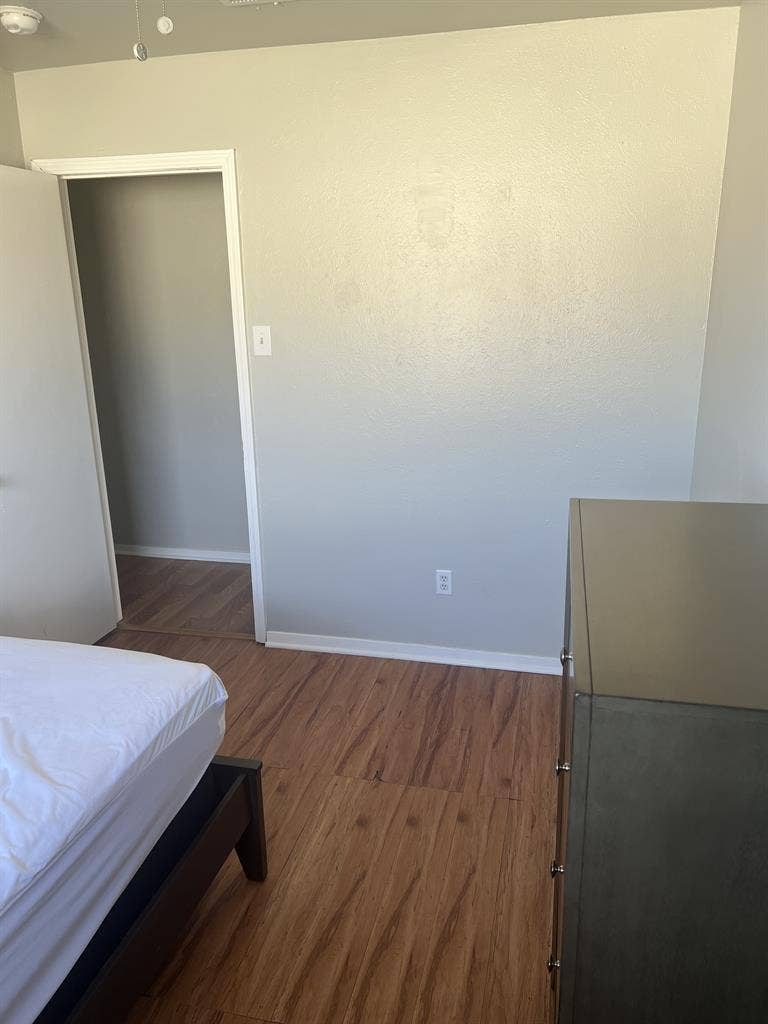 Room for rent in garland tx