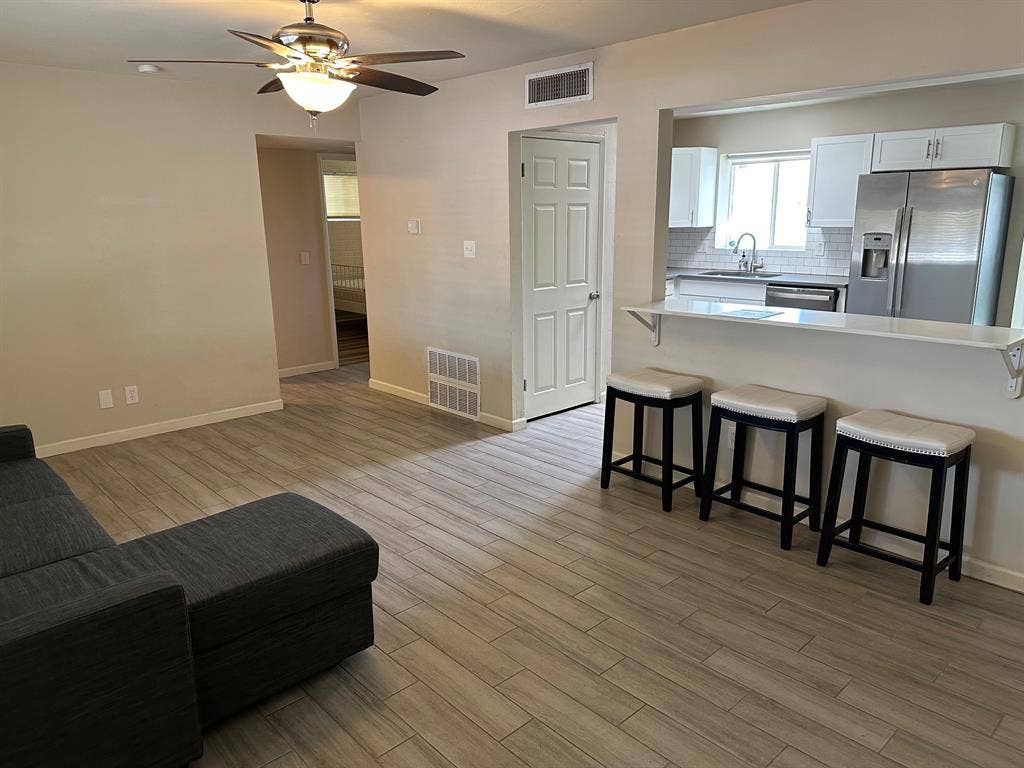 Room for rent near UA. Park/Grant