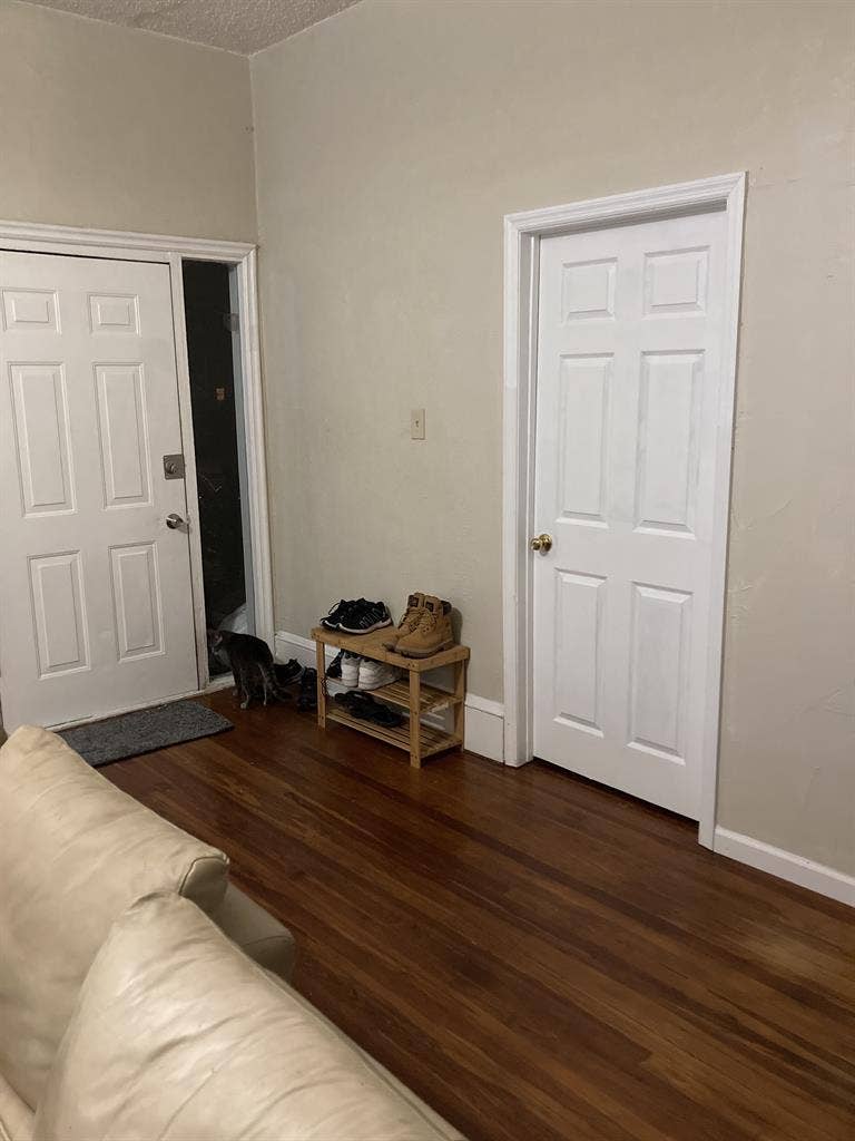 Room in Riverside with Utilities