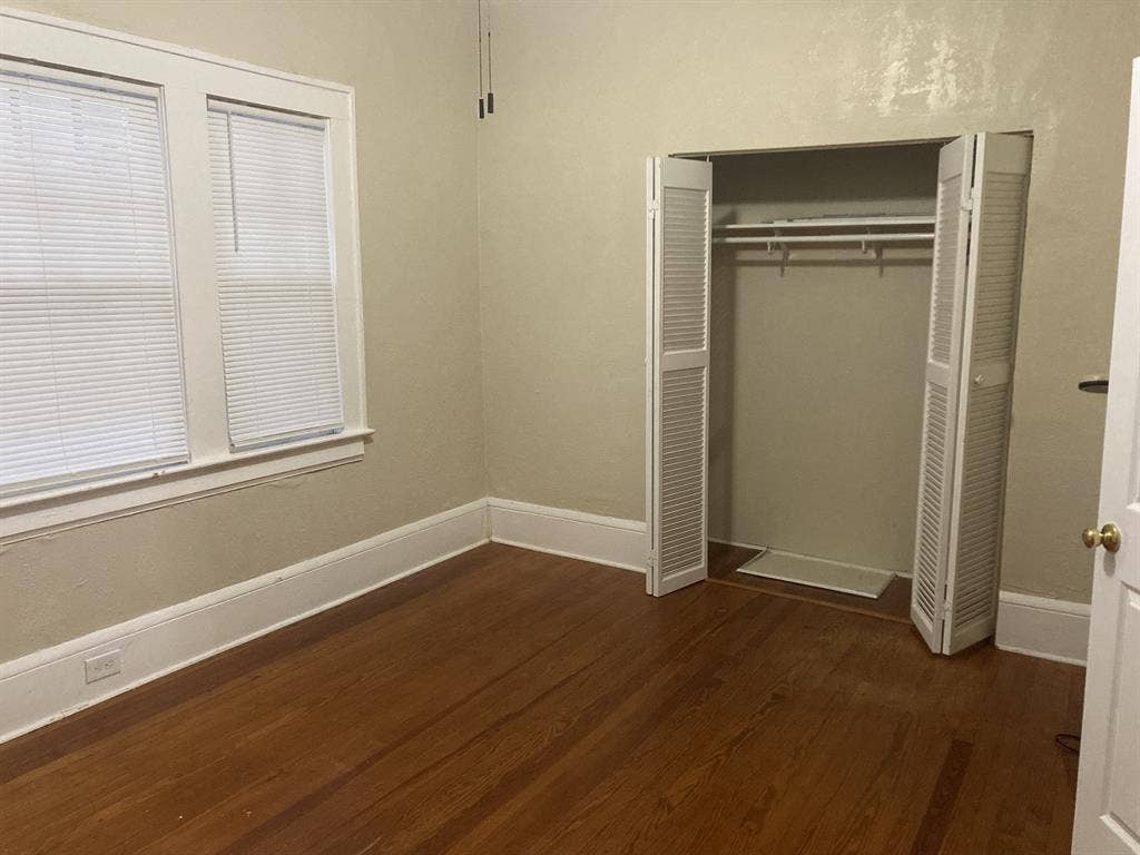 Room in Riverside with Utilities