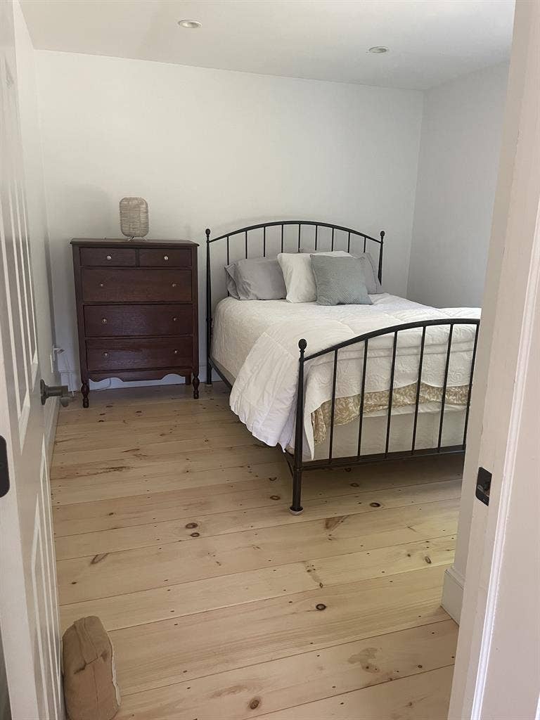 Room for Rent in Edgartown Home