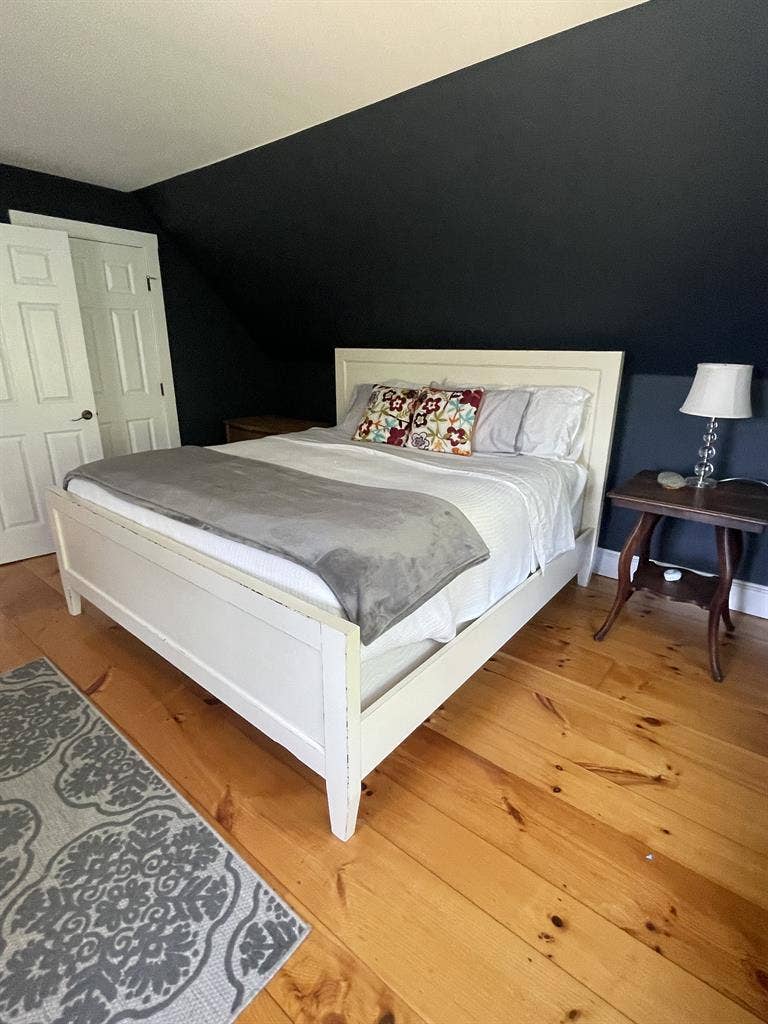 Room for Rent in Edgartown Home