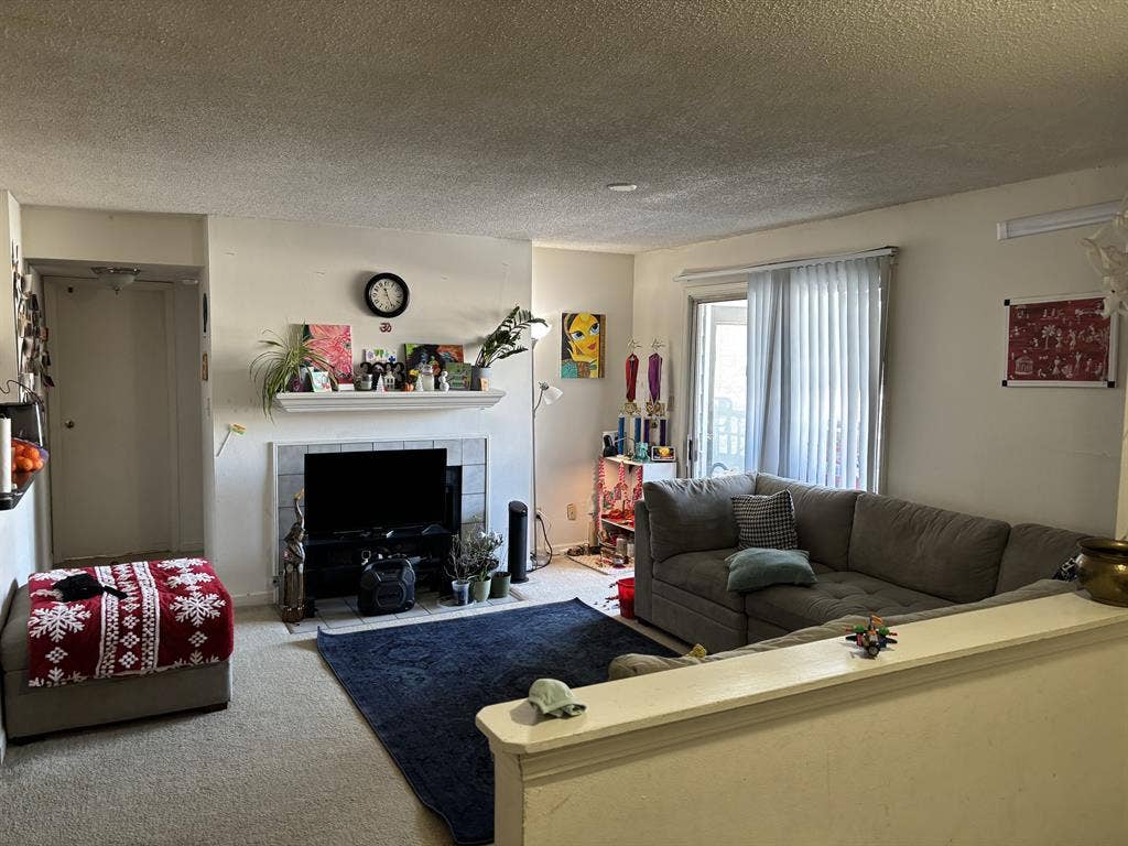 Sublease apartment from Mid Feb