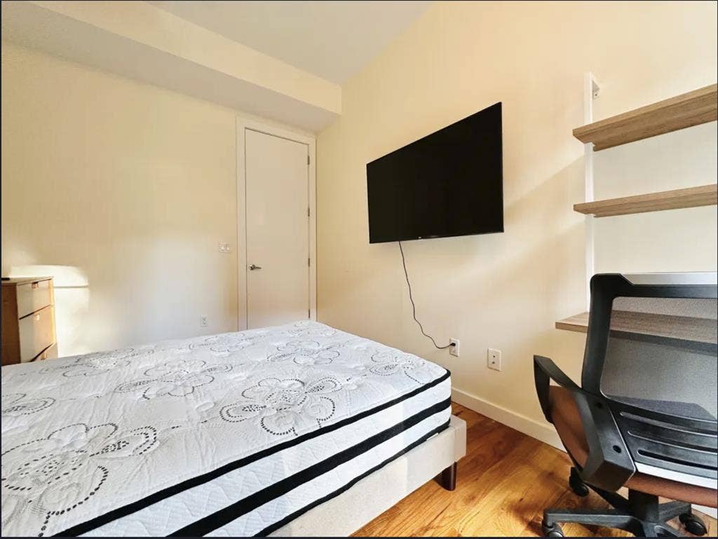 Furnished Room in Crown Heights