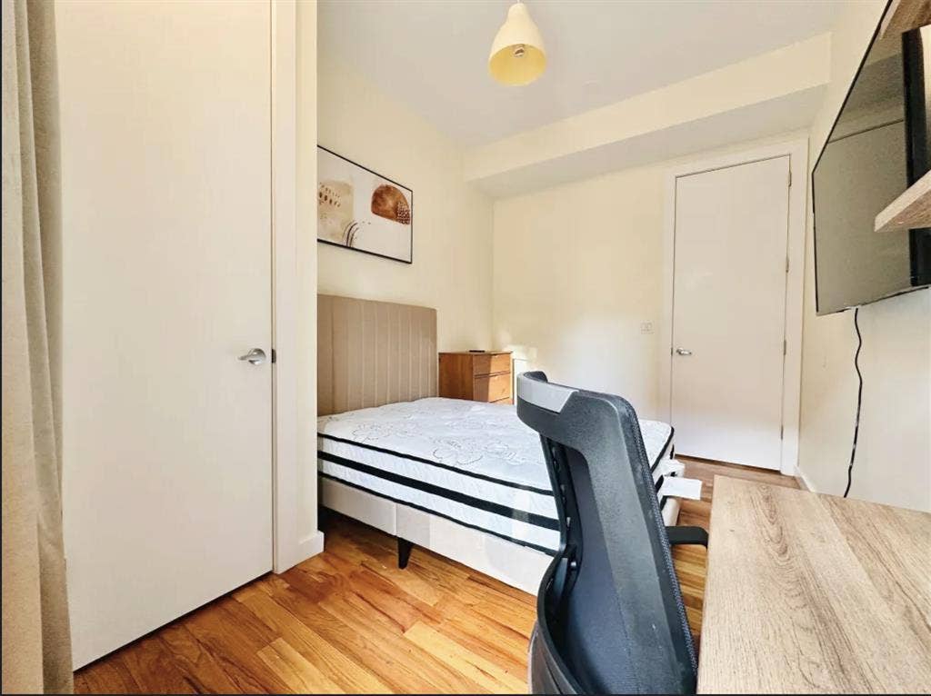 Furnished Room in Crown Heights