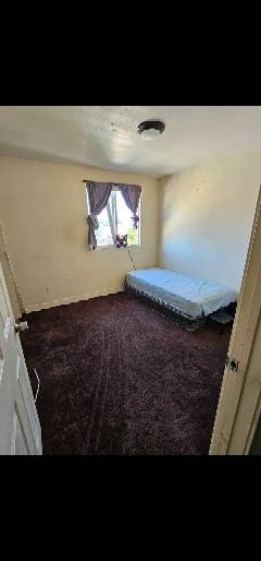 Room for rent in house