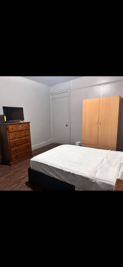 Master room available in the Bronxx