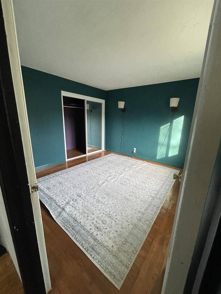 1 bedroom available in a Berkeley!