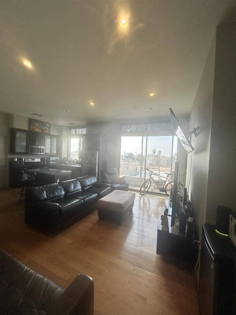 Vacant Room in Sawtelle bth