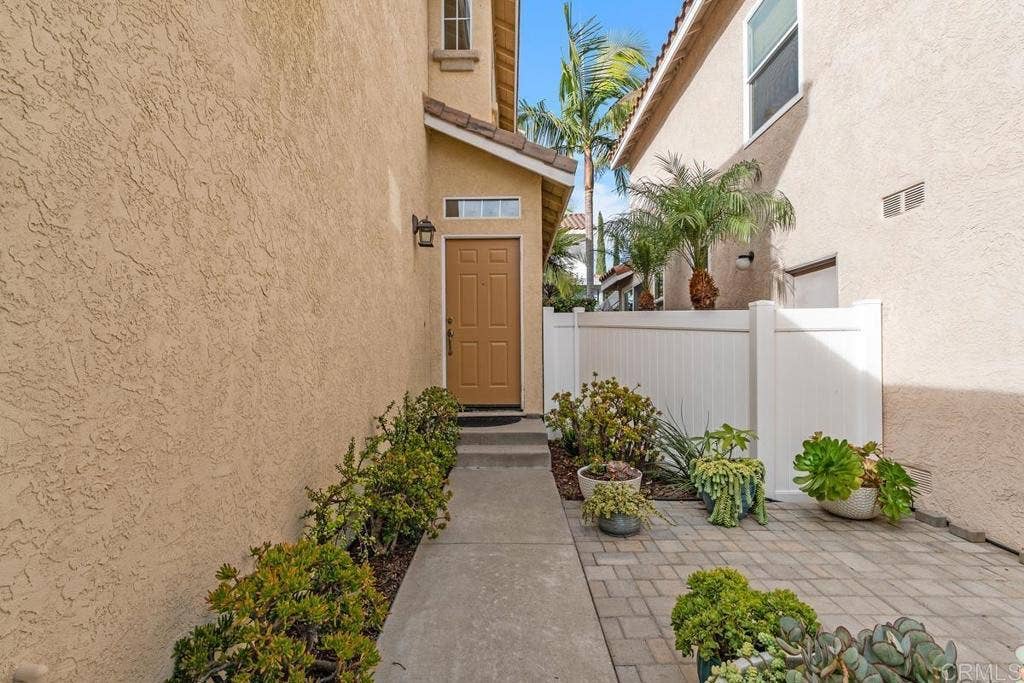 Great location in Vista!